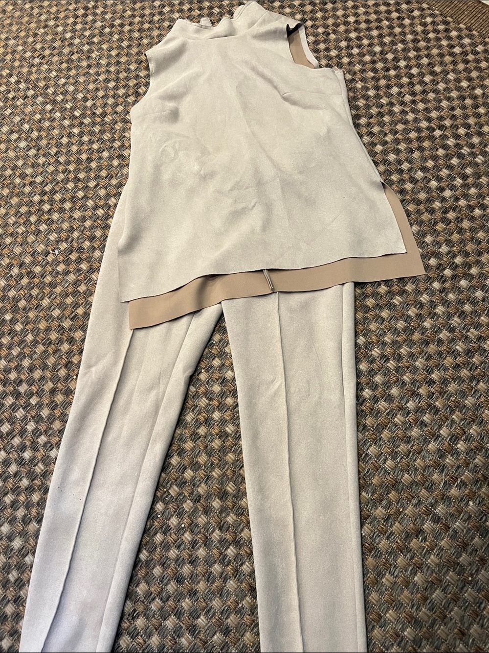 Women's Cream Sleeveless Top & Pants Set small by Vince Camuto micro suede